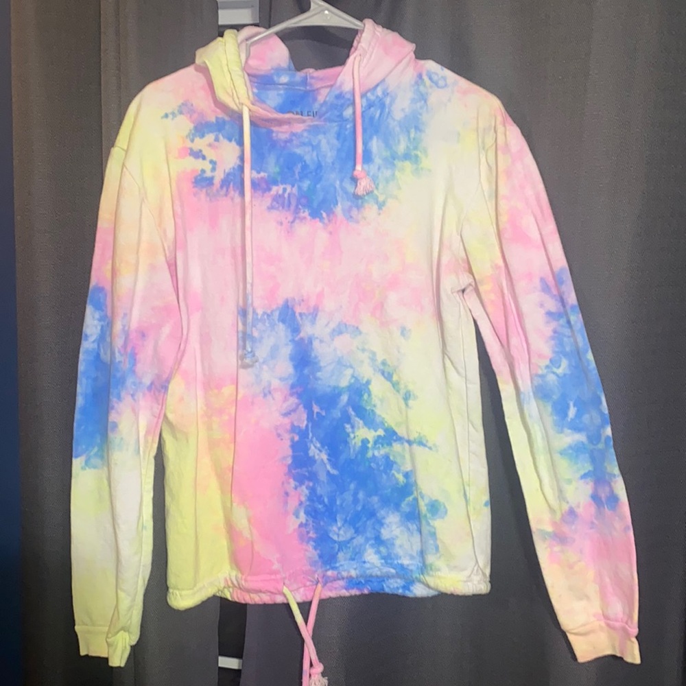 Tie dye hoodie. Size XL, fits like L